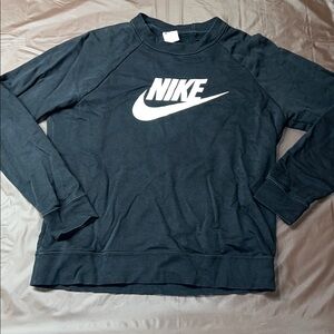 Nike women medium Crewneck Sweater in Black